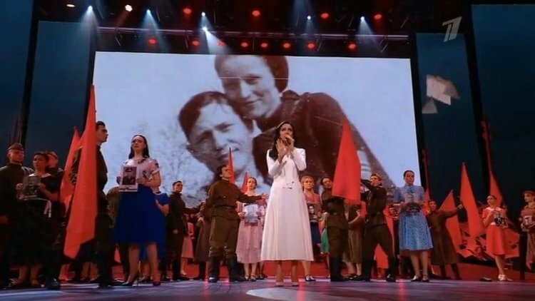 На росТВ під час концерту перемоги раптово показали Бонні та Клайда